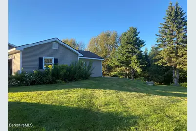 554 Main St, Becket, MA 01223 - Photo 8