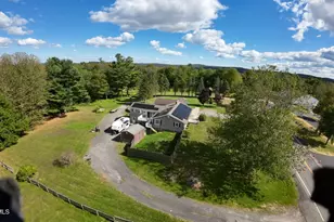 554 Main St, Becket, MA 01223 - Photo 6