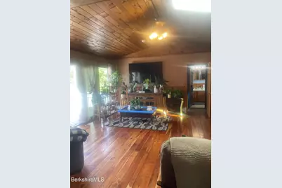 554 Main St, Becket, MA 01223 - Photo 16