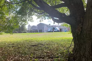 554 Main St, Becket, MA 01223 - Photo 2