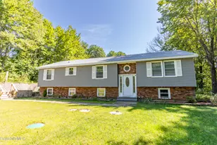 40 Curran Rd, Cheshire, MA 01225 - Photo 2