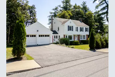 11 Prospect St, Great Barrington, MA 01230 - Photo 40