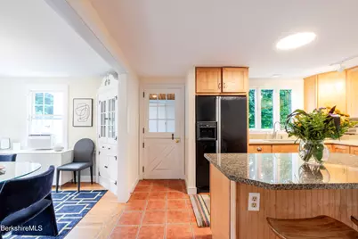 11 Prospect St, Great Barrington, MA 01230 - Photo 10