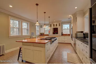 89 Crofut St, Pittsfield, MA 01201 - Photo 20