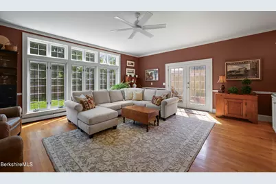 39 Lexington Pkwy, Pittsfield, MA 01201 - Photo 18