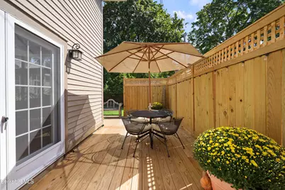 39 Lexington Pkwy, Pittsfield, MA 01201 - Photo 20