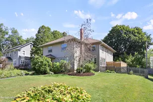 39 Lexington Pkwy, Pittsfield, MA 01201 - Photo 2