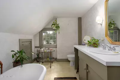 18 Goodrich St, Stockbridge, MA 01262 - Photo 32