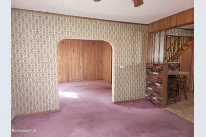 25 Ashley St, Pittsfield, MA 01201 - Photo 8