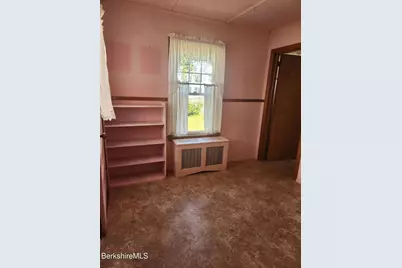 25 Ashley St, Pittsfield, MA 01201 - Photo 10