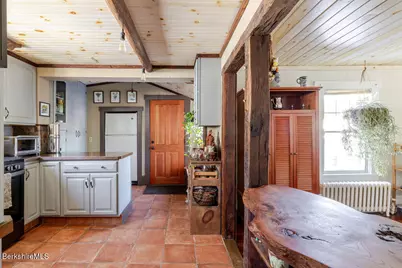 6 Locust St, Great Barrington, MA 01230 - Photo 10