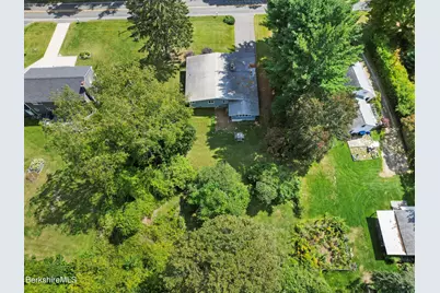1070 Holmes Rd, Pittsfield, MA 01201 - Photo 36