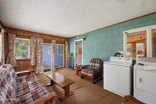 1070 Holmes Rd, Pittsfield, MA 01201 - Photo 18