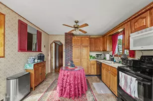 156 Draper Ave, Pittsfield, MA 01201 - Photo 6