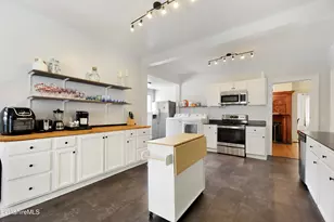 247 South St, Pittsfield, MA 01201 - Photo 2