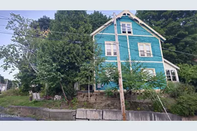 24 Franklin St, North Adams, MA 01247 - Photo 8