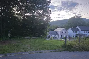 24 Franklin St, North Adams, MA 01247 - Photo 18