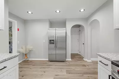 106 Sampson Pkwy, Pittsfield, MA 01201 - Photo 16