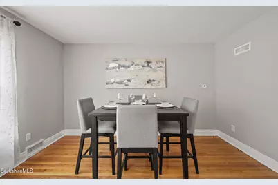 106 Sampson Pkwy, Pittsfield, MA 01201 - Photo 10