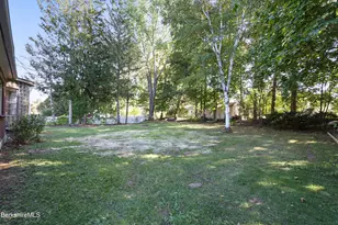 106 Sampson Pkwy, Pittsfield, MA 01201 - Photo 32