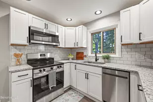 106 Sampson Pkwy, Pittsfield, MA 01201 - Photo 14