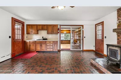 17 Kittredge Rd, Pittsfield, MA 01201 - Photo 24