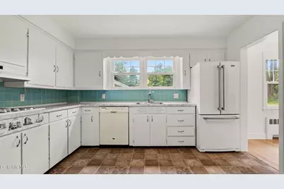 17 Kittredge Rd, Pittsfield, MA 01201 - Photo 4