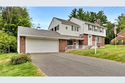 17 Kittredge Rd, Pittsfield, MA 01201 - Photo 2