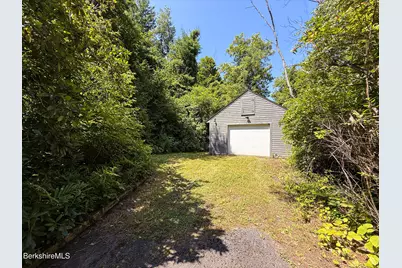 190 Willow St, Lee, MA 01238 - Photo 36