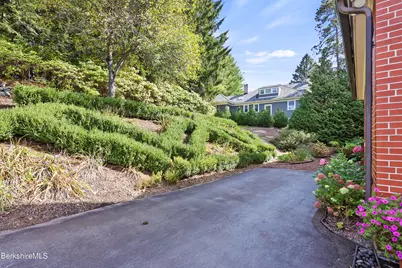 5 Crofut St, Pittsfield, MA 01201 - Photo 60