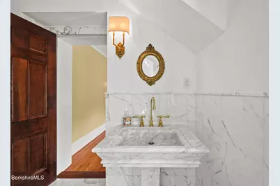 5 Crofut St, Pittsfield, MA 01201 - Photo 46