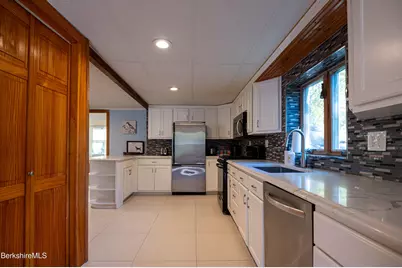 1600 Pleasant St, Lee, MA 01238 - Photo 14