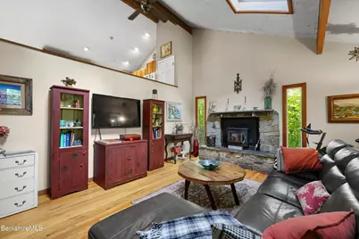 1592 County Rd, Sheffield, MA 01230 - Photo 6