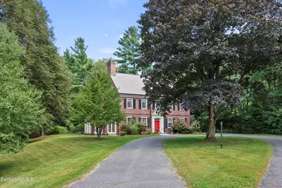 65 Crofut St, Pittsfield, MA 01201 - Photo 2