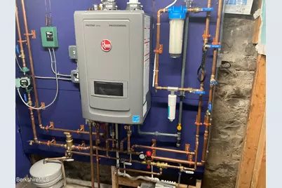 13 Goodrich St, Pittsfield, MA 01201 - Photo 8