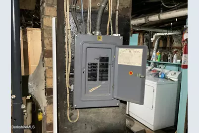 13 Goodrich St, Pittsfield, MA 01201 - Photo 6