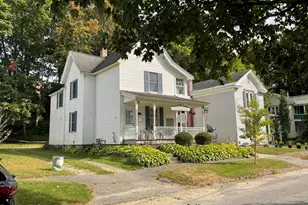 13 Goodrich St, Pittsfield, MA 01201 - Photo 2