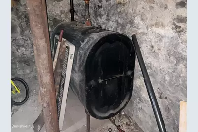 13 Goodrich St, Pittsfield, MA 01201 - Photo 4