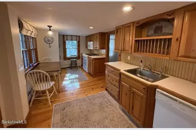 910 North Hoosac Rd, Williamstown, MA 01267 - Photo 8