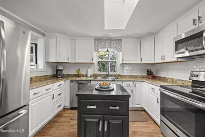 30 Cove Ln, Hinsdale, MA 01235 - Photo 10