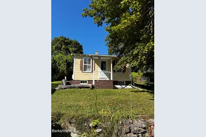 36 Beacon Ave, Pittsfield, MA 01201 - Photo 2