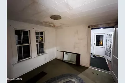 36 Beacon Ave, Pittsfield, MA 01201 - Photo 4