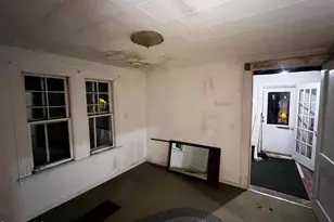 36 Beacon Ave, Pittsfield, MA 01201 - Photo 4