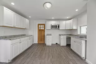 17 Phelps Ave, North Adams, MA 01247 - Photo 10