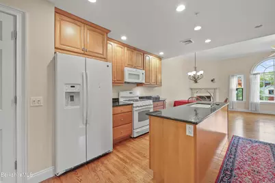 46 Housatonic St #2B, Lenox, MA 01240 - Photo 8