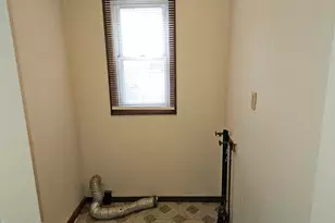 61 Seymour St, Pittsfield, MA 01201 - Photo 18