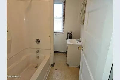 61 Seymour St, Pittsfield, MA 01201 - Photo 22