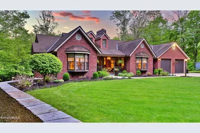 5 Victoria Ln, Lanesborough, MA 01237 - Photo 2