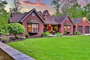 5 Victoria Ln, Lanesborough, MA 01237 - Photo 2