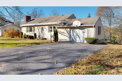 612 East New Lenox Rd, Pittsfield, MA 01201 - Photo 2